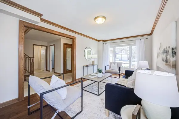 2 Coomer CRES, Ajax, ON L1T 3B6