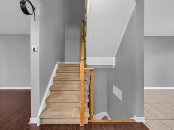 162 Bayly ST W, Ajax, ON L1S 0C3