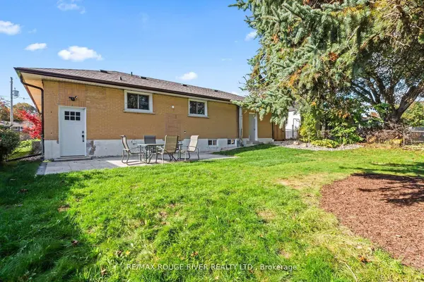 745 Glengrove ST, Oshawa, ON L1J 5C5