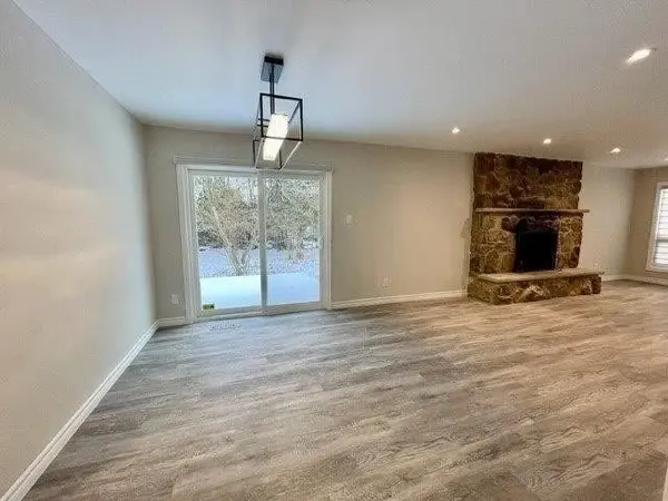 5749 Lakeshore RD #1, Whitchurch-stouffville, ON L4A 7X3