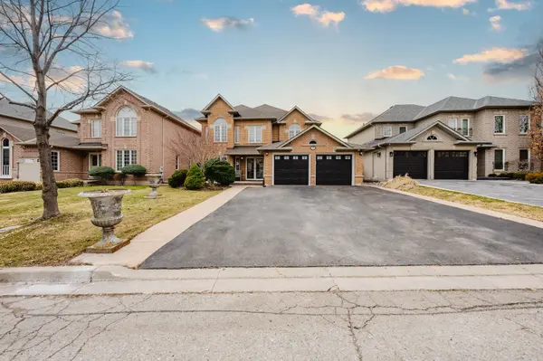16 St Michele PL, Vaughan, ON L4H 1H3