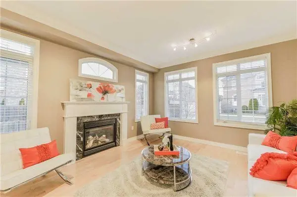 30 Kindy ST, Markham, ON L6E 1T3