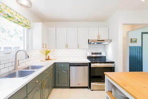 43 Jeffrey ST, Barrie, ON L4M 4L4