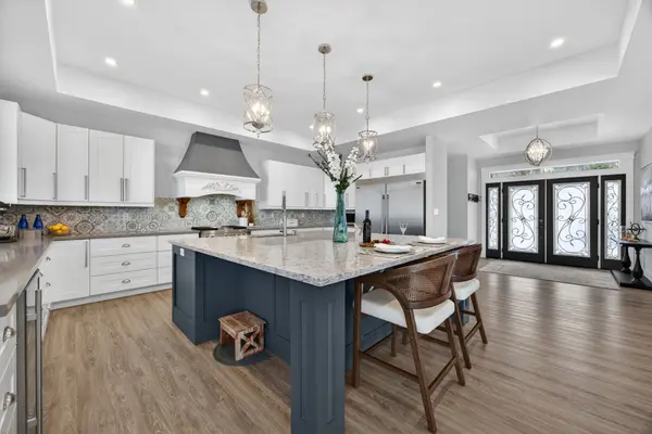 17 Pine Ridge TRL, Oro-medonte, ON L4M 4Y8