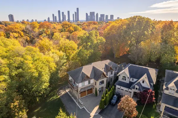 65 Oakfield DR, Toronto W07, ON M8Y 1N9