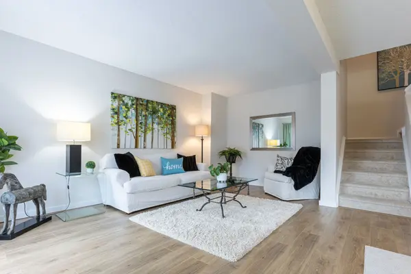 2605 Woodchester DR #57, Mississauga, ON L5K 2E3