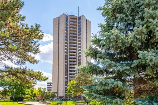 380 Dixon RD #1904, Toronto W09, ON M9R 1T3