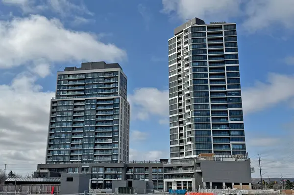 8010 Derry RD #1602, Milton, ON L5T 9N3