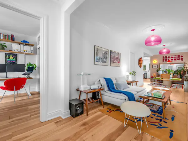 75 Henrietta ST, Toronto W03, ON M6N 1S5