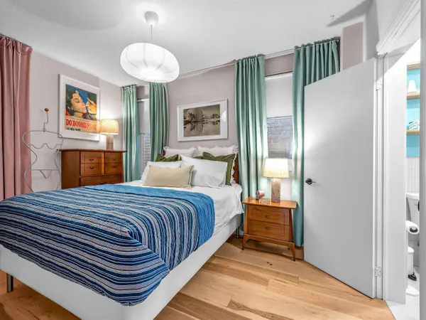 75 Henrietta ST, Toronto W03, ON M6N 1S5