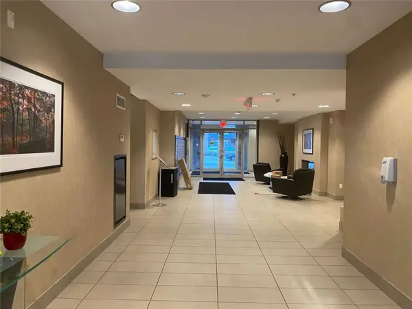 5317 Upper Middle RD #210, Burlington, ON L7L 0G8