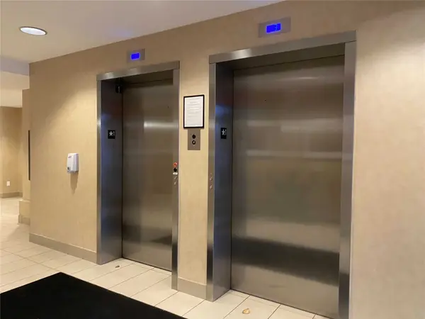 5317 Upper Middle RD #210, Burlington, ON L7L 0G8