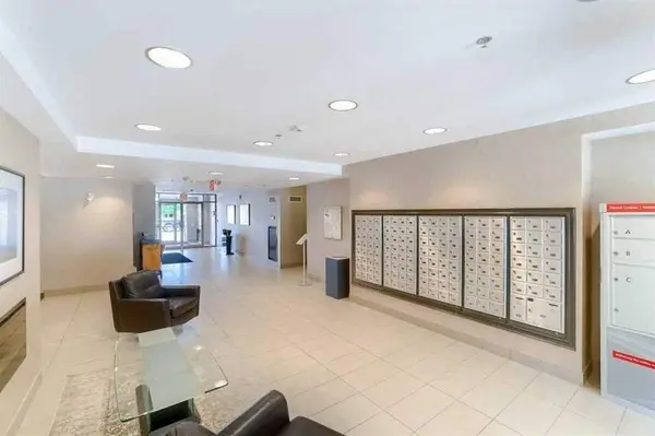 5317 Upper Middle RD #210, Burlington, ON L7L 0G8