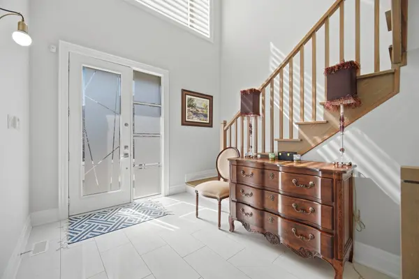 22 Kipling Grove CT, Toronto W08, ON M9B 0C6