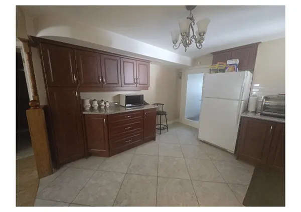 59 Sawmill RD #B, Toronto W05, ON M3L 2K3