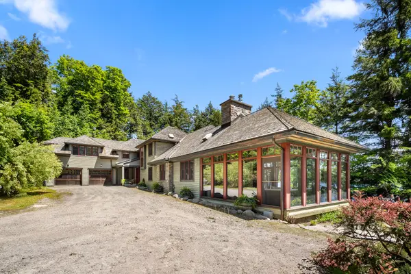 4 Ditchburn DR, Seguin, ON P0C 1J0