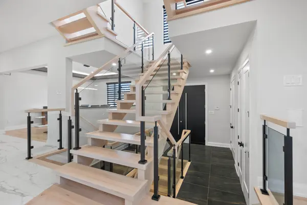 663 Ballycastle CRES, Blossom Park - Airport And Area, ON K1X 0A3