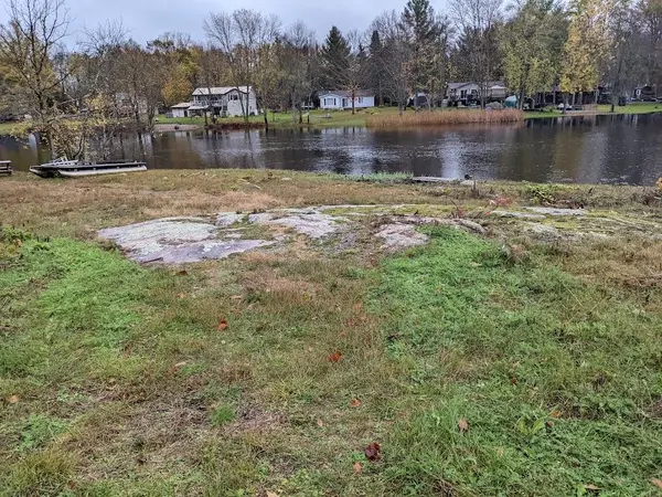 36 Tweedsmuir CRES, Tweed, ON K0K 3J0