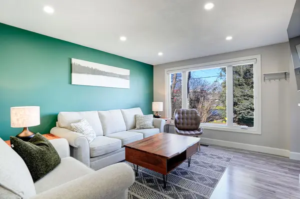 25 HOLIDAY AVE, London South, ON N6E 1M9