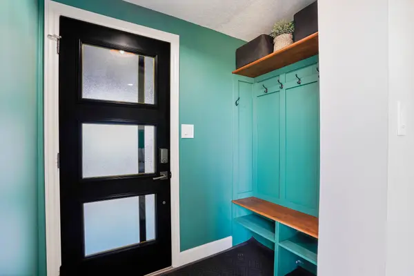 25 HOLIDAY AVE, London South, ON N6E 1M9