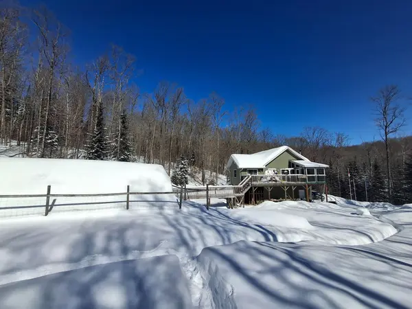 1071 Dardanelles RD, Dysart Et Al, ON K0M 1S0