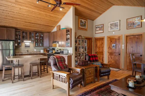 1071 Dardanelles RD, Dysart Et Al, ON K0M 1S0