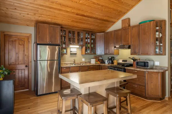 1071 Dardanelles RD, Dysart Et Al, ON K0M 1S0