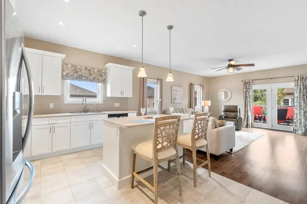 17 Dorchester DR, Prince Edward County, ON K0K 3L0