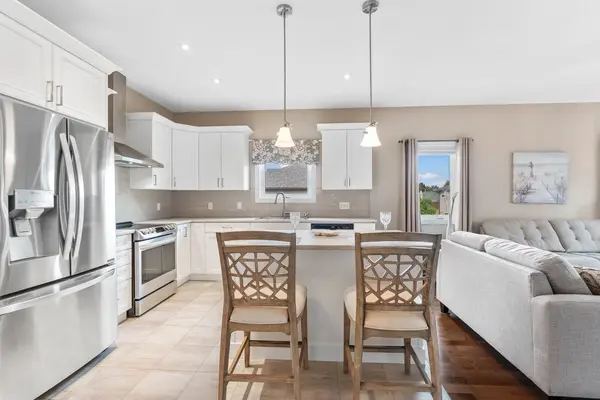 17 Dorchester DR, Prince Edward County, ON K0K 3L0