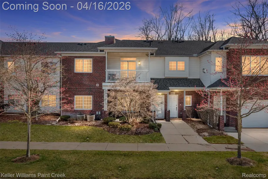 5494 Acorn LN, Sterling Heights, MI 48314