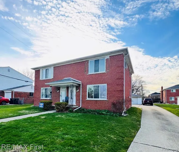 31929 Jefferson, St. Clair Shores, MI 48082