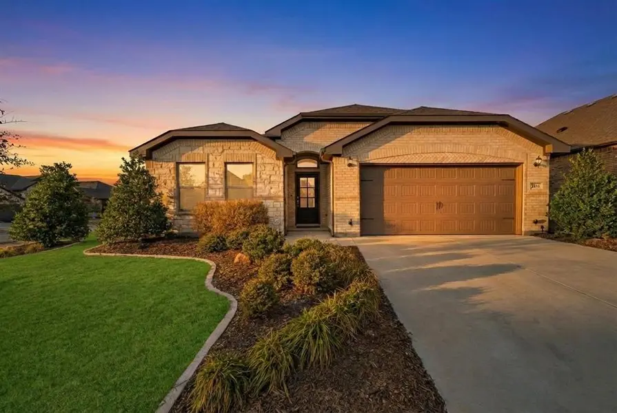 1840 Abelia Lane, Weatherford, TX 76086