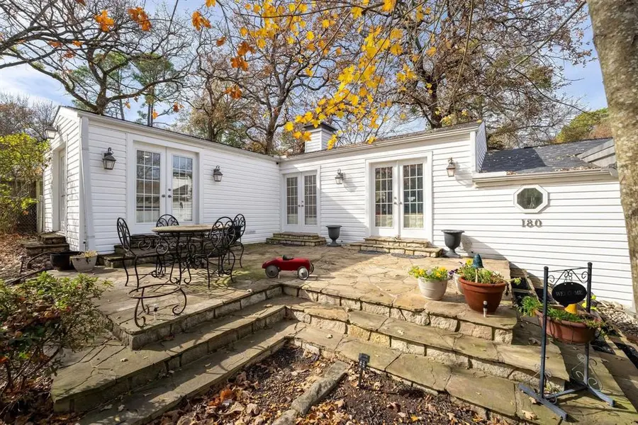 180 Harbor Drive, Gun Barrel City, TX 75156