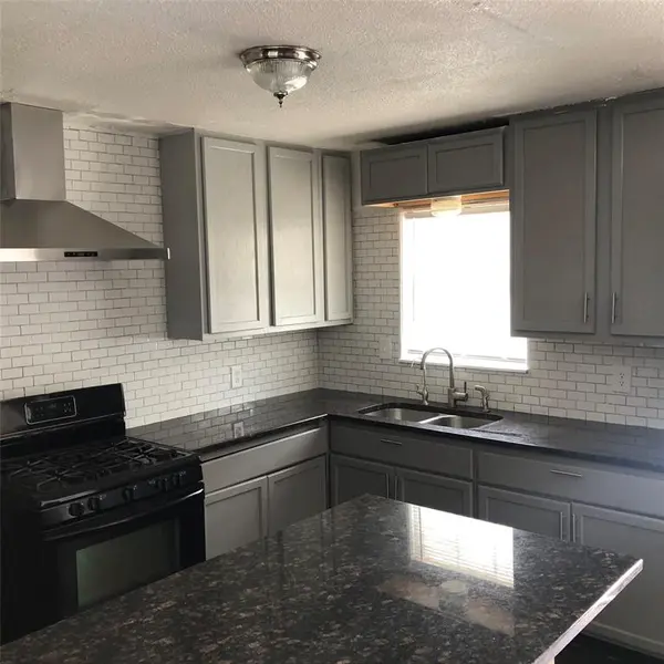 2827 Bedford Street, Dallas, TX 75212