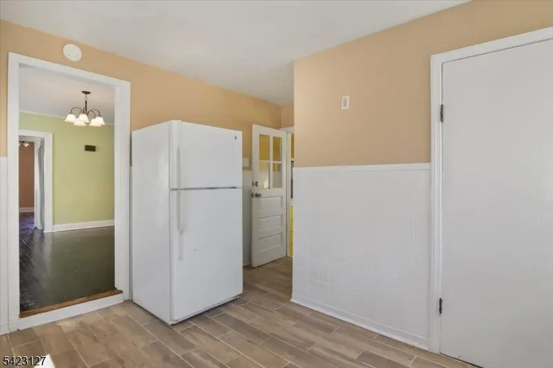 106 W Cherry St #2, Rahway City, NJ 07065