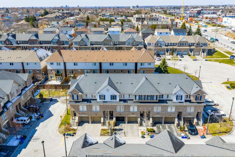 39 Martinworth LN, Ajax, ON L1Z 0L1