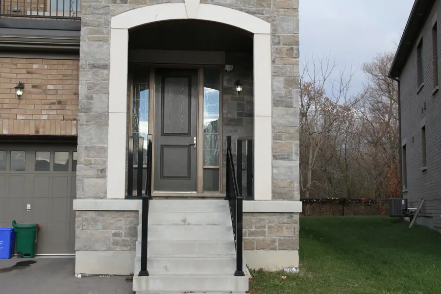 31 Swordfish DR #Bsmt, Whitby, ON L1P 0K7