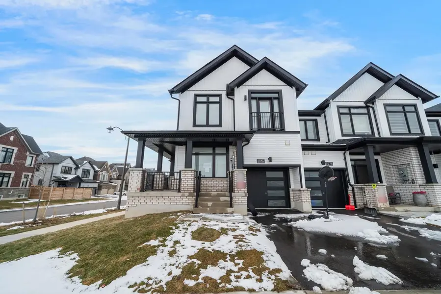 1076 Thompson DR, Oshawa, ON L1L 0V5