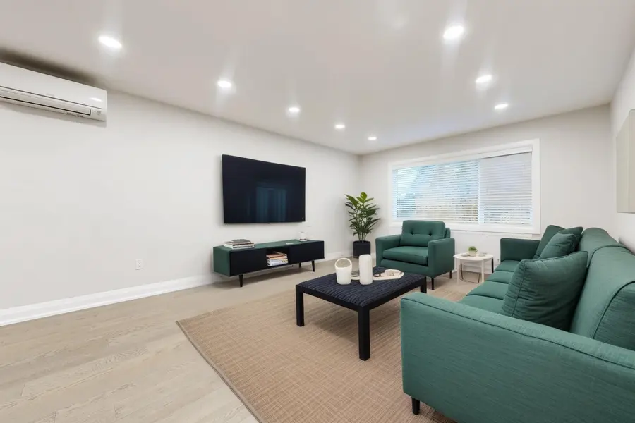 41 Elmdale CT #6, Richmond Hill, ON L4C 4S5