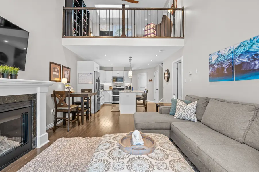 11 Lawson DR #5, East Luther Grand Valley, ON L9W 7P1