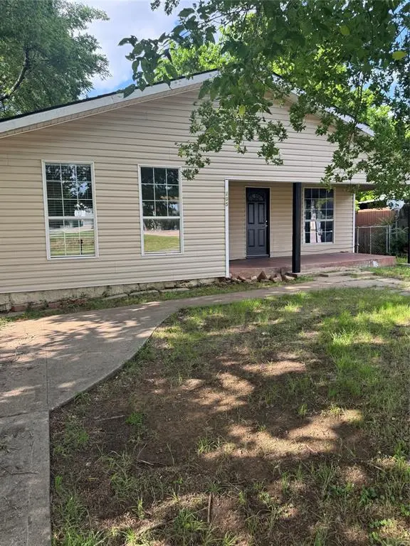 205 W Bond Street, Denison, TX 75020