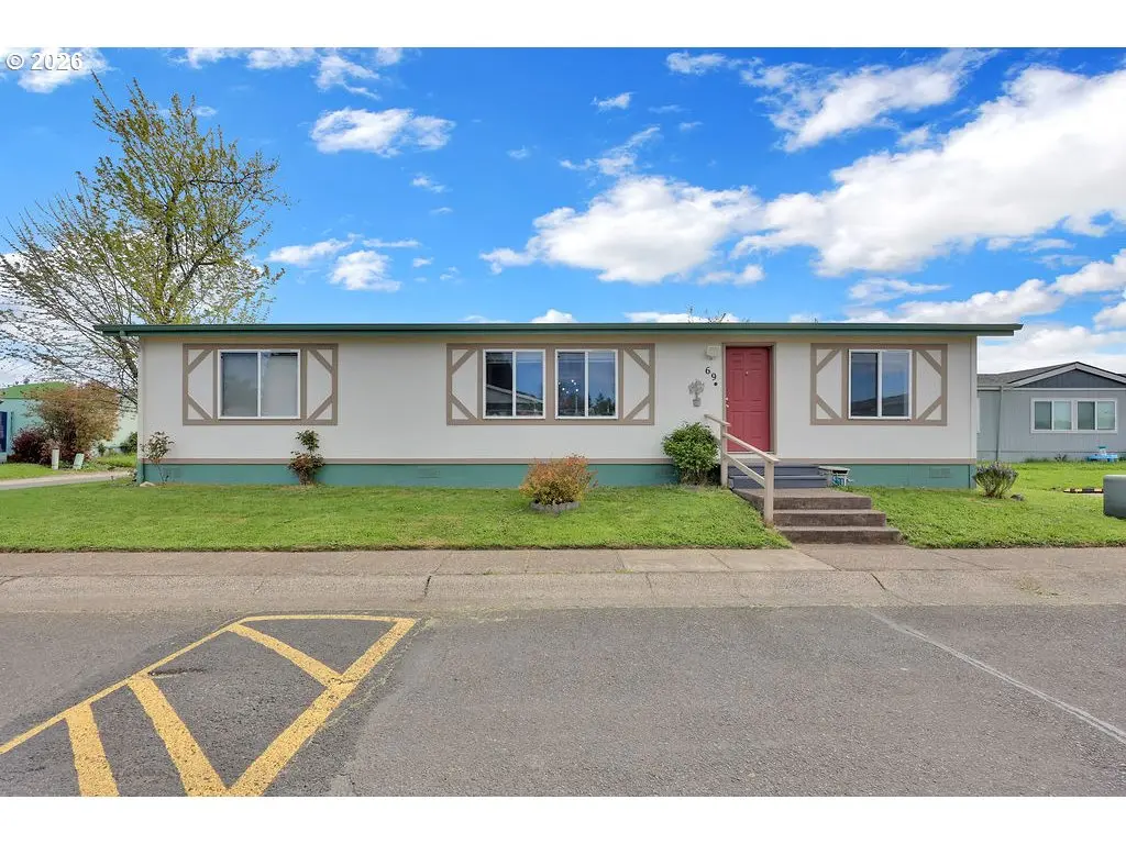 700 N Mill ST #69, Creswell, OR 97426