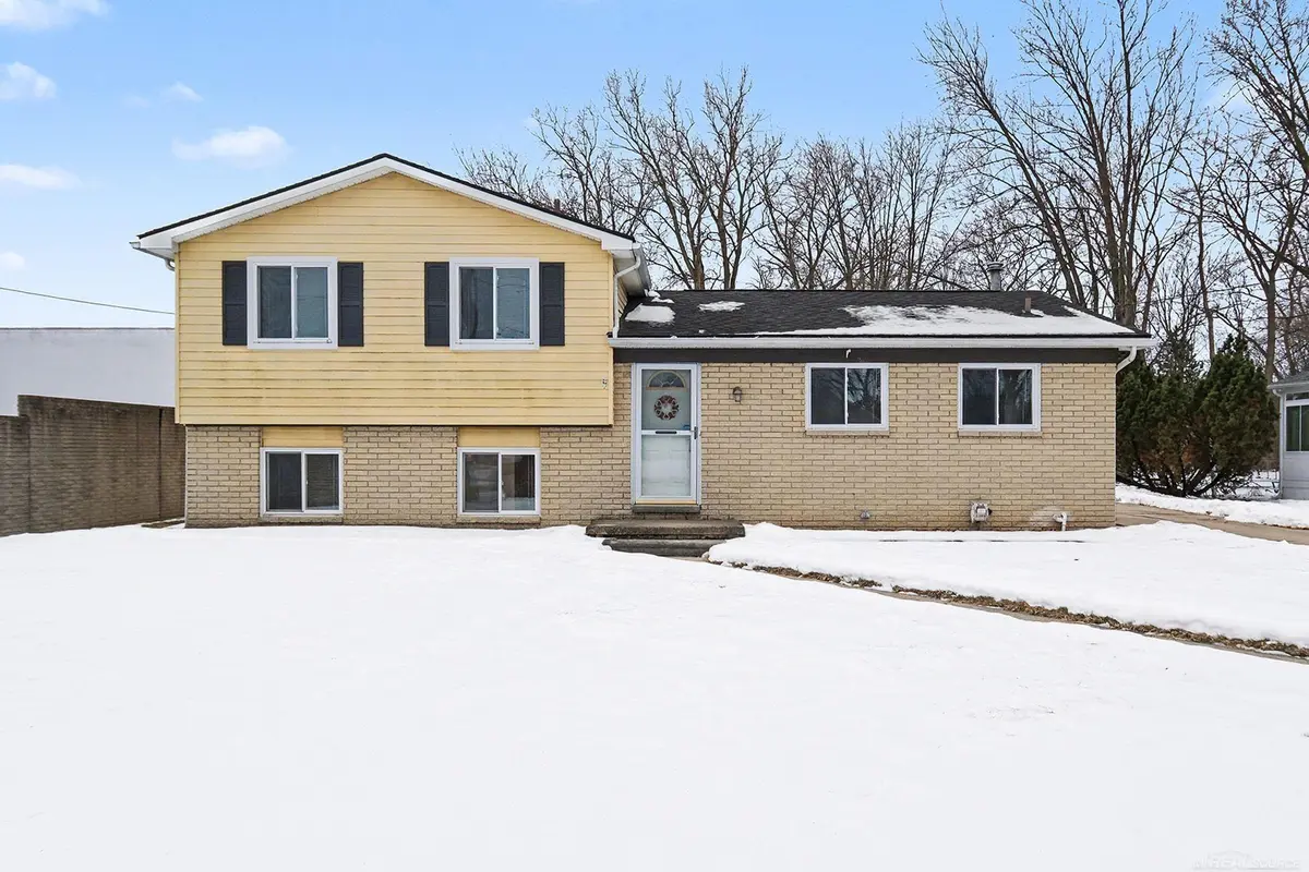 968 Trombley DR, Troy, MI 48083