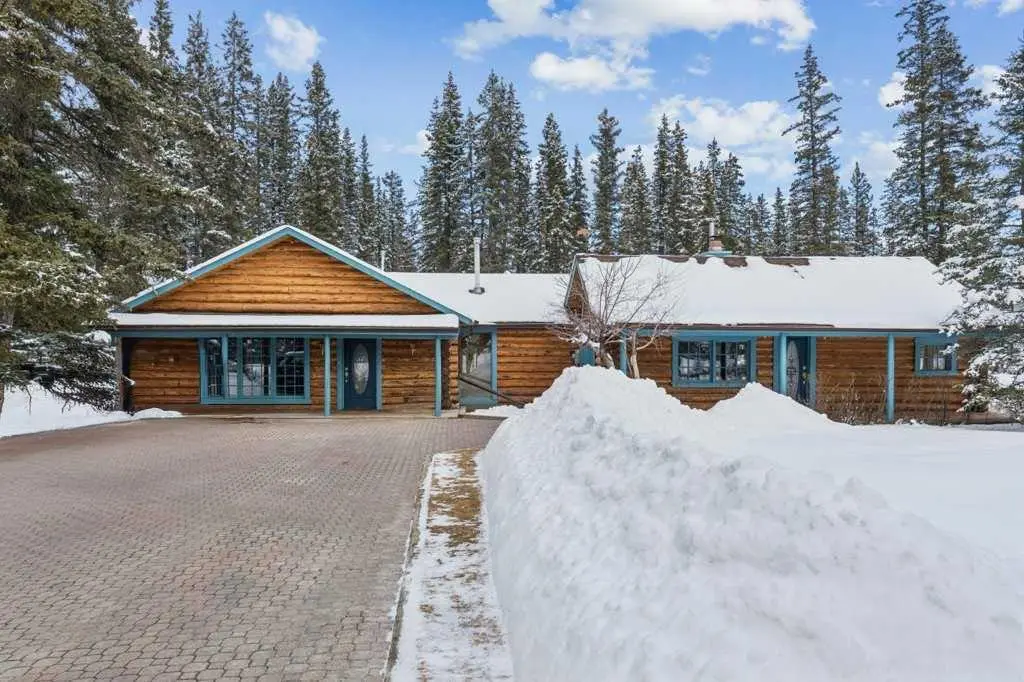 4 Pine AVE, Bragg Creek, AB T0L 0K0