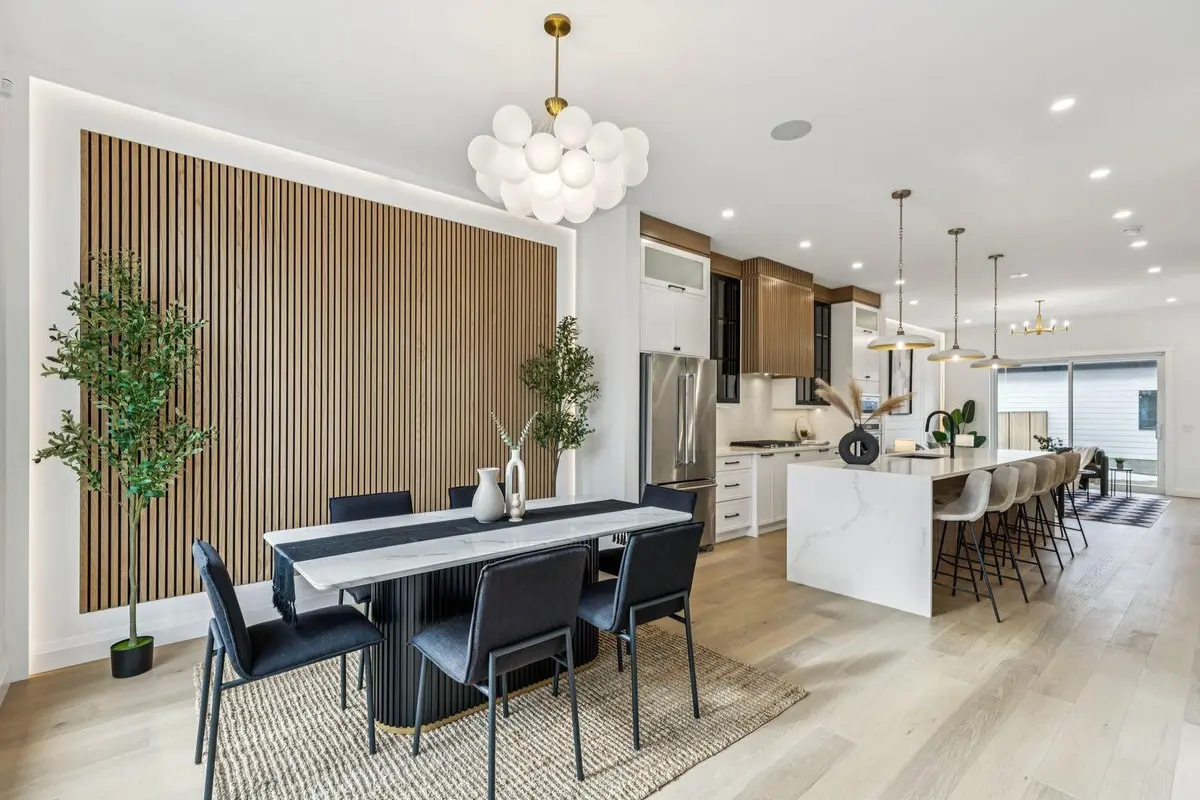 525 32 ST NW, Calgary, AB T2N 2V8