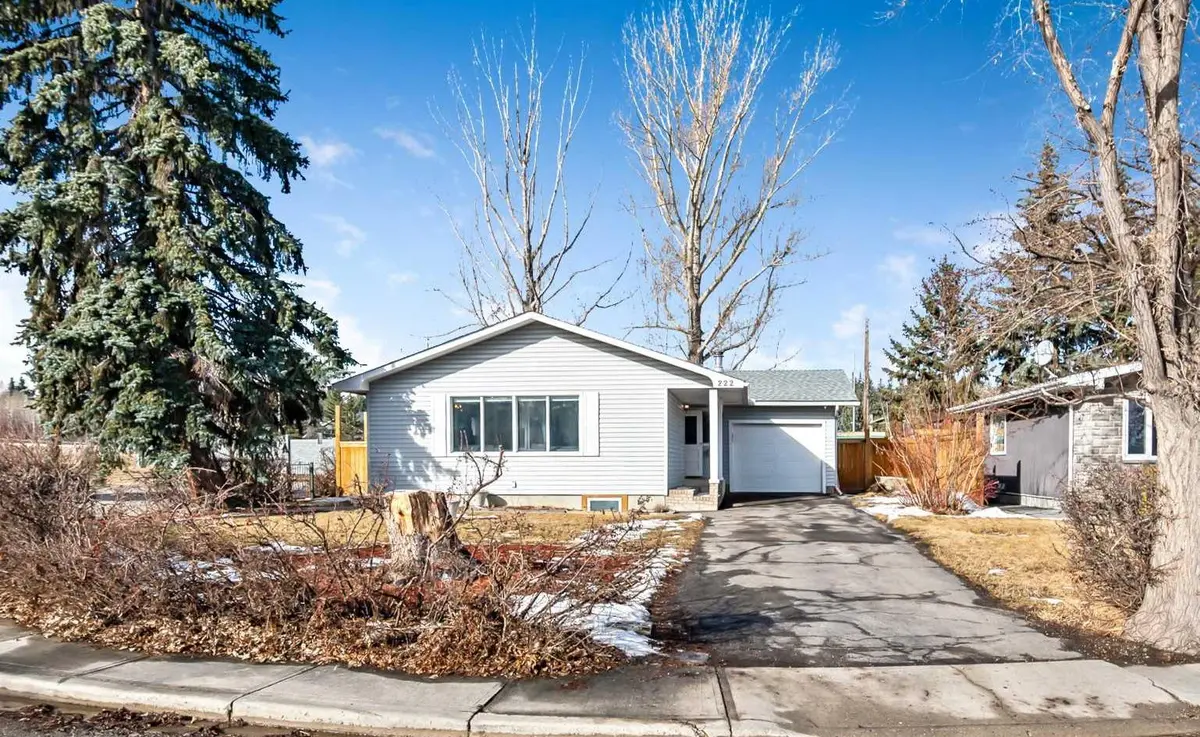 222 Springwood PL SW, Calgary, AB T2W 0L3