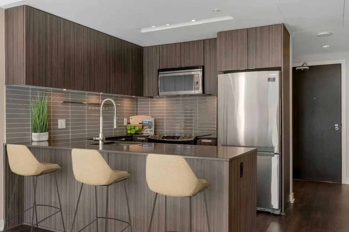 626 14 AVE SW #407, Calgary, AB T2R 0X4