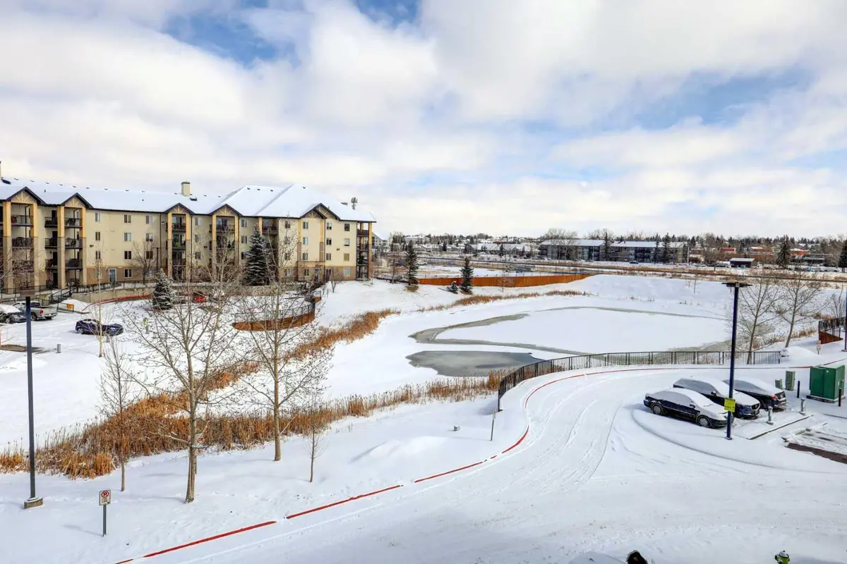 304 Mackenzie WAY SW #7303, Airdrie, AB T4B 3H7