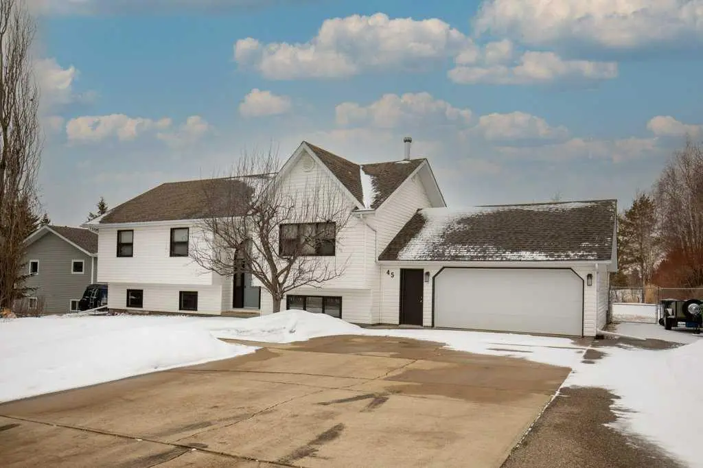 45 Ravenscrag CRES, Norglenwold, AB T4S 1S5