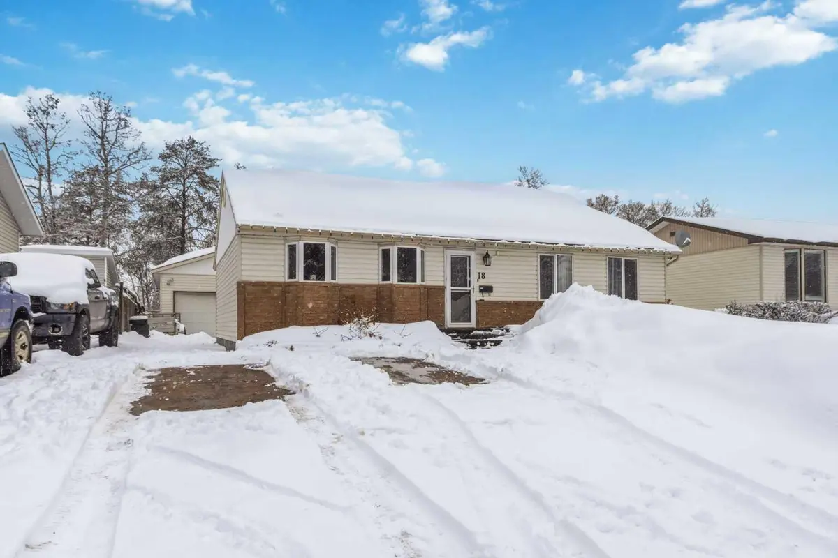 18 Clark CRES, Fort Mcmurray, AB T9H 1M8